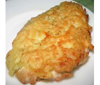 Отбивная куриная с маринованным луком 150 г.