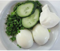 Яйцо отварное с огурчиком и зеленью 239.95ккал 90 г.