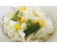 Салат из капусты с зеленой фасолью и кукурузой 94.76ккал 100 г.