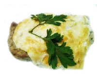 Свинина запеченая с ананасом (ананас, лук репч, майон, сыр) 150 г.